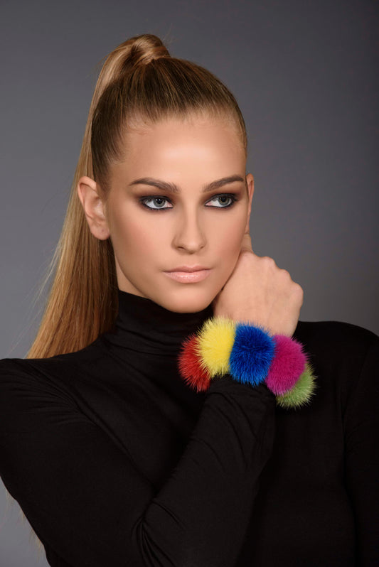 Fur pompom Wristband