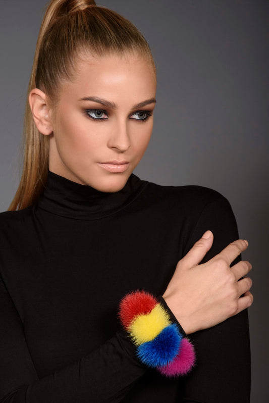 Fur pompom Wristband