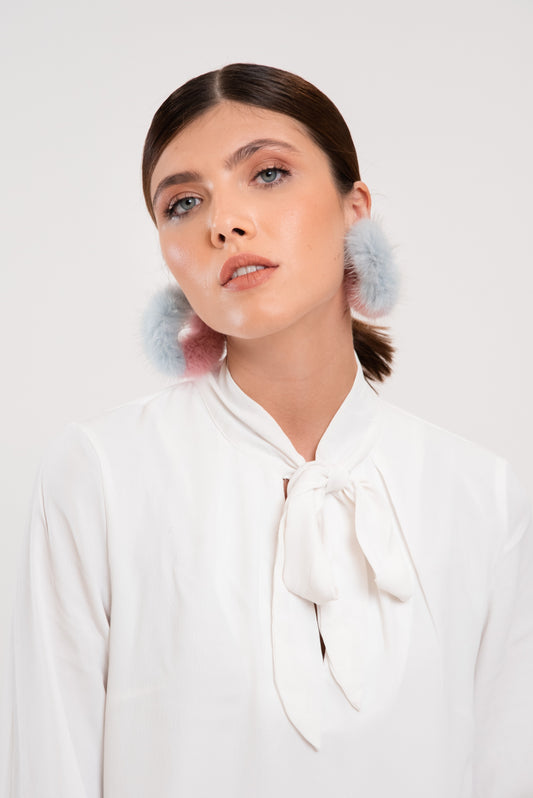 Δίχρωμα Γούνινα Σκουλαρίκια . Ατσάλινοι κρίκοι Τυλιχτά με Γούνα.