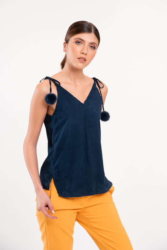 TOPSHE - Σουέτ Τοπ με Ανοιχτή Πλάτη και Γούνινα Πομπομ.