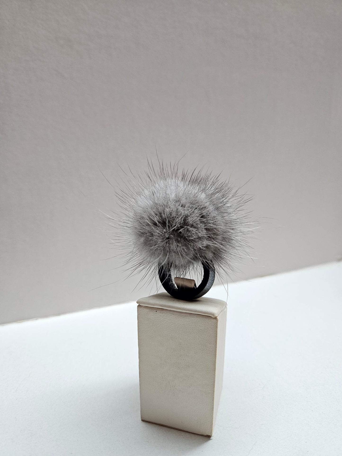 Sapphire furry ring, Mink pompom ring, Mink finger ring with genuine leather.Real fur ring