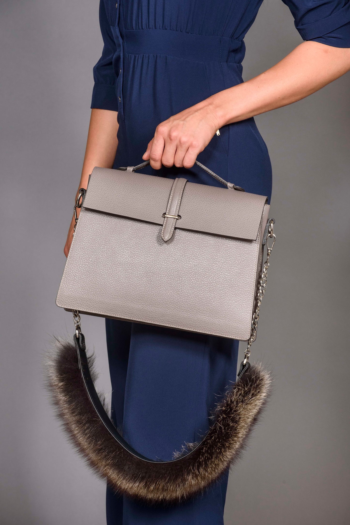 Γκρι Δερμάτινη  Shoulder Bag