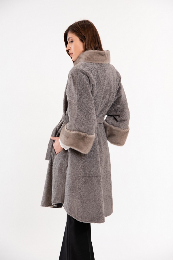 B9437- Sheepskin παλτό με βιζόν.